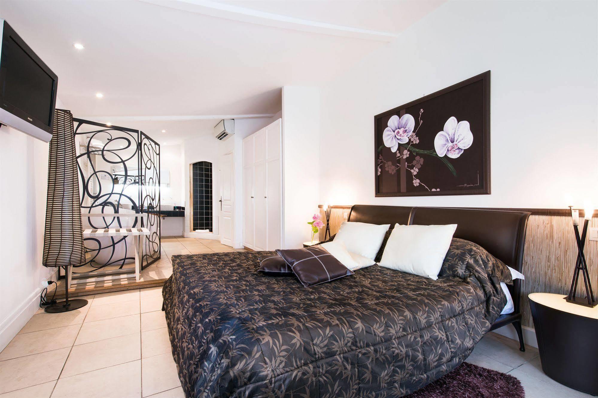 Hotel Du Clos Le Rouret Екстер'єр фото