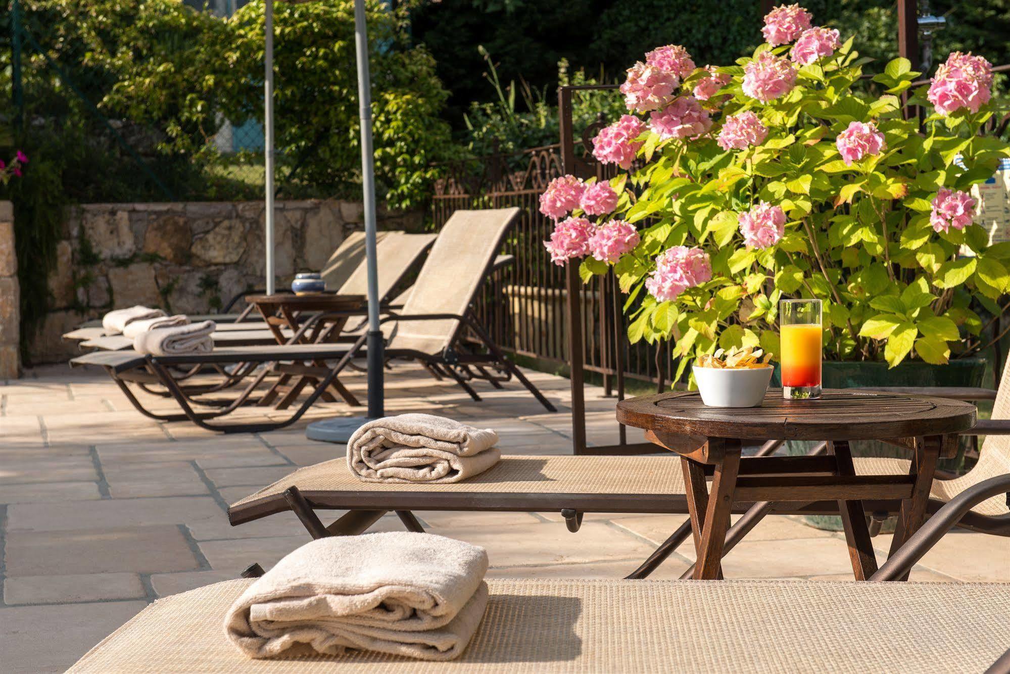 Hotel Du Clos Le Rouret Екстер'єр фото